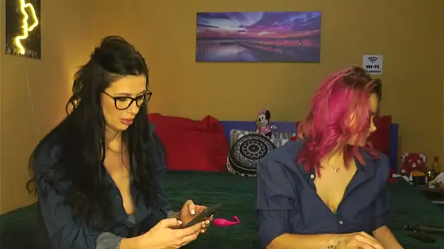 Snapshot of Tasty_Shape chatting on December 3, 2025, 2:27 pm Tasty Shape online show from December 3, 2025, 2:27 pm