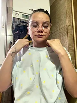 Snapshot of Tasty_Shape chatting on December 16, 2025, 6:39 am Tasty Shape online show from December 16, 2025, 6:39 am