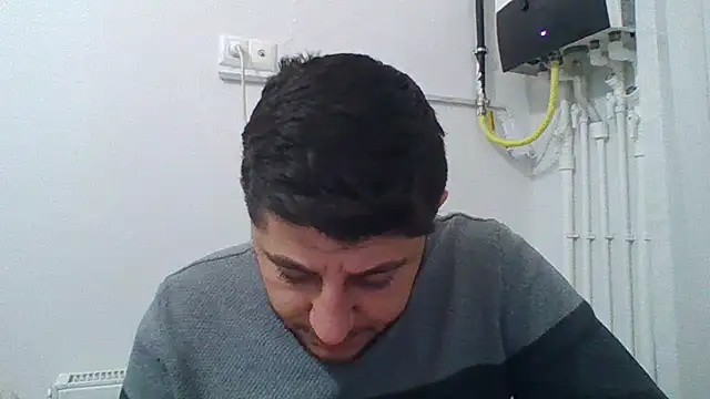 erkekkkadam online show from January 1, 2025, 3:24 pm