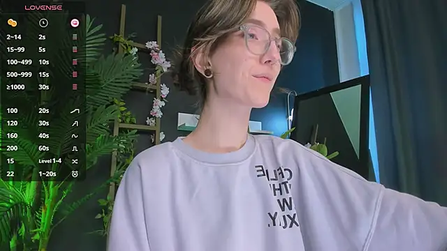 Snapshot of Lola_Missy chatting on March 19, 2025, 5:41 am Lola Missy online show from March 19, 2025, 5:41 am