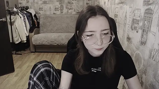 AmeliaKamishiro online show from January 8, 2025, 2:03 pm