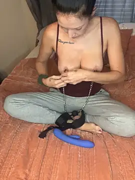 MnM4ever online show from November 13, 2025, 8:46 pm