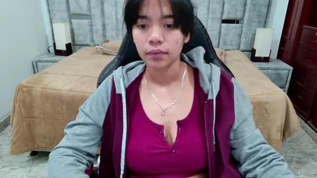 Snapshot of laureentt_ chatting on April 20, 2026, 3:09 am laureentt online show from April 20, 2026, 3:09 am