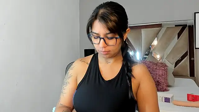 sharlott18 online show from December 7, 2024, 9:55 am