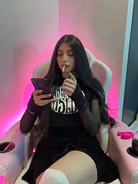 Snapshot of Felicia_smok3 chatting on April 28, 2026, 2:10 am Felicia smok3 online show from April 28, 2026, 2:10 am
