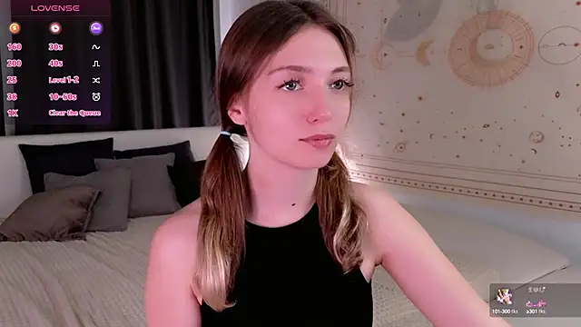 Snapshot of SwettyMolly chatting on September 29, 2025, 10:33 am SwettyMolly online show from September 29, 2025, 10:33 am