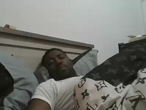 Snapshot of Tonton1988 chatting on February 25, 2025, 10:26 am Tonton1988 online show from February 25, 2025, 10:26 am