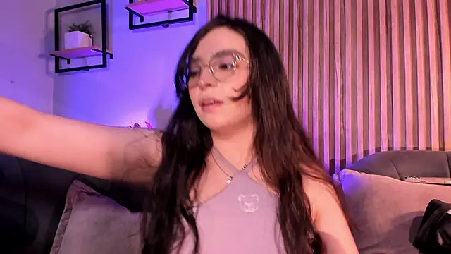 Eva Macalliter online show from March 7, 2026, 3:35 am