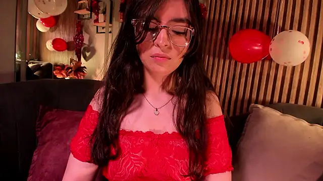 Eva Macalliter online show from February 15, 2026, 4:46 am