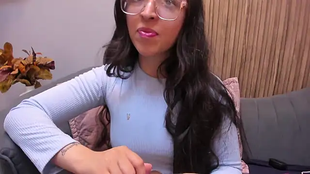 Eva Macalliter online show from February 22, 2025, 2:28 am