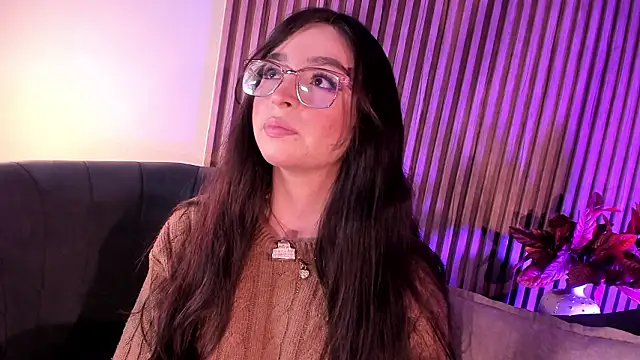 Eva Macalliter online show from March 13, 2026, 3:22 am