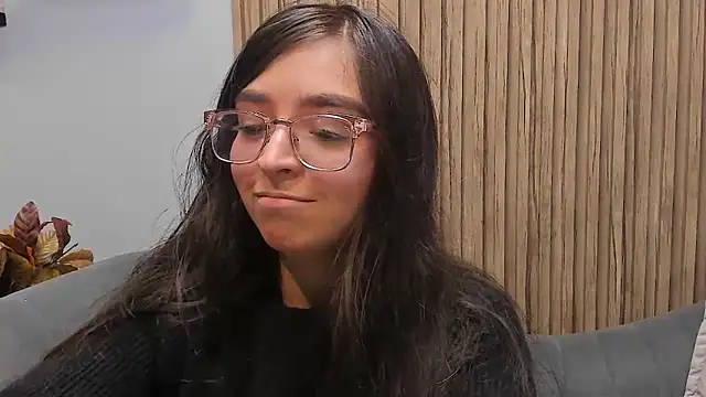 Eva Macalliter online show from March 16, 2025, 3:47 am