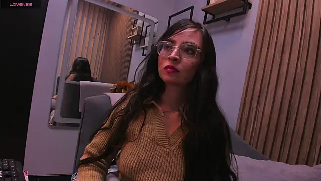 Eva Macalliter online show from November 21, 2025, 4:11 am