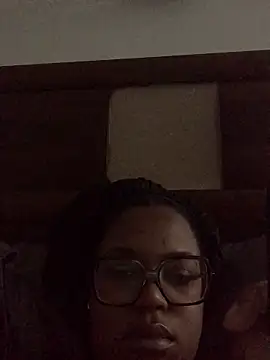 SweetHoneyBunz online show from December 17, 2025, 4:45 pm