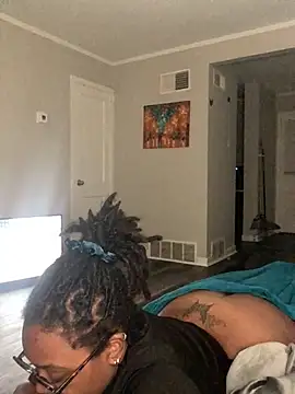 SweetHoneyBunz online show from October 28, 2025, 4:13 am