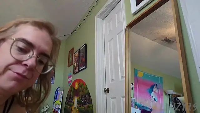 Linzy 19 online show from March 11, 2025, 6:08 pm