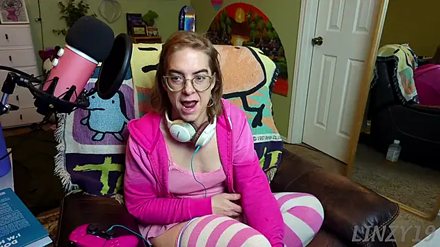 Linzy 19 online show from March 3, 2025, 3:38 am