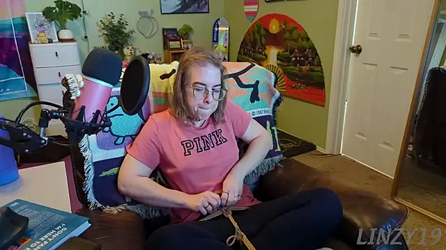 Linzy 19 online show from March 18, 2025, 3:22 pm