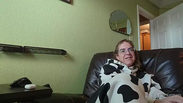 Linzy 19 online show from December 5, 2025, 3:43 pm