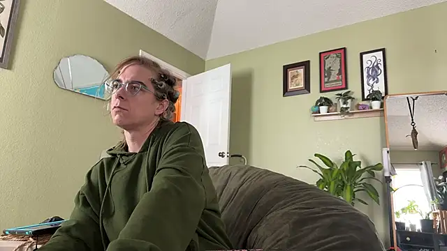 Linzy 19 online show from February 25, 2026, 5:35 pm