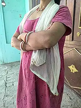 COUPLLE VILLAGE online show from April 11, 2026, 2:52 am