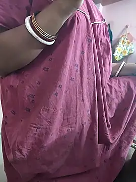 COUPLLE VILLAGE online show from April 9, 2026, 3:19 am