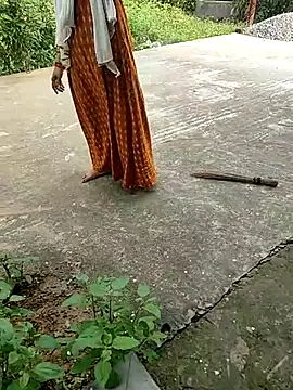 COUPLLE VILLAGE online show from September 19, 2025, 2:37 am