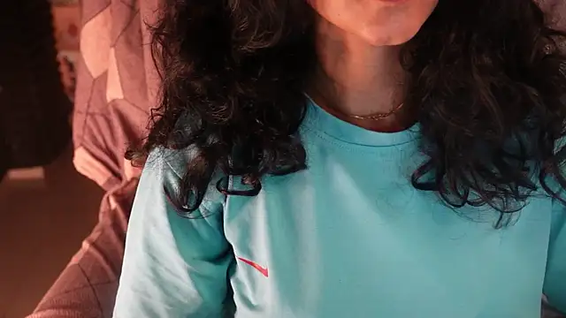 -AyeshaSinghania- online show from September 17, 2025, 10:28 am