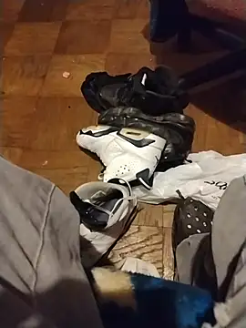 macnificent1fr online show from October 28, 2025, 8:41 pm