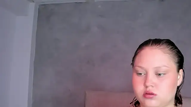 Snapshot of YuliCardona_ chatting on June 23, 2026, 5:44 pm YuliCardona online show from June 23, 2026, 5:44 pm