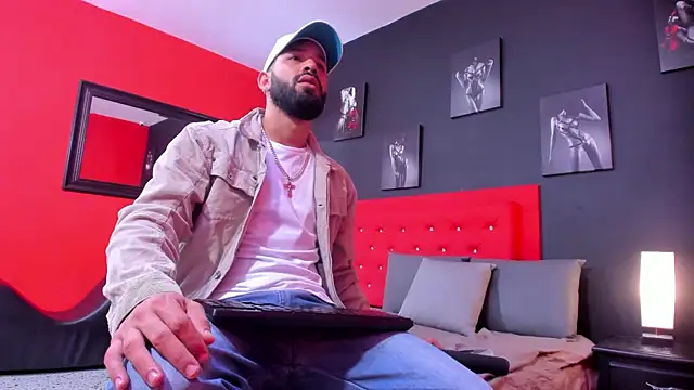 Snapshot of Thiagogomez chatting on November 5, 2025, 12:41 pm Thiagogomez online show from November 5, 2025, 12:41 pm