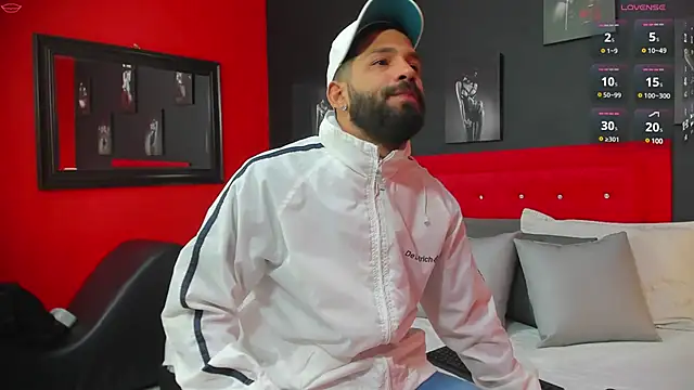 Snapshot of Thiagogomez chatting on March 4, 2025, 12:22 pm Thiagogomez online show from March 4, 2025, 12:22 pm