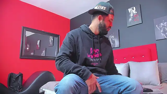 Snapshot of Thiagogomez chatting on March 14, 2025, 12:40 pm Thiagogomez online show from March 14, 2025, 12:40 pm