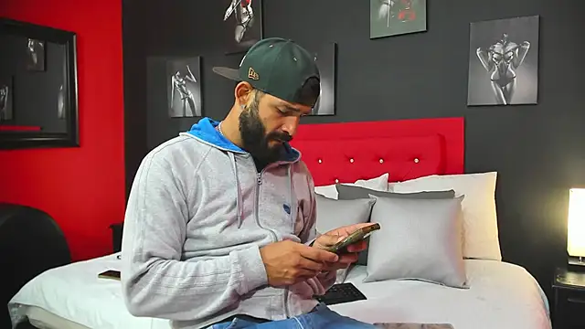 Snapshot of Thiagogomez chatting on March 22, 2025, 12:25 pm Thiagogomez online show from March 22, 2025, 12:25 pm