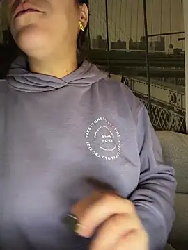 Bigbuttbrooklynn online show from April 8, 2026, 6:37 am