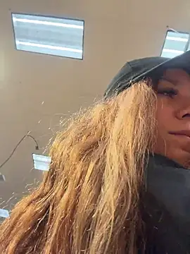 Bigbuttbrooklynn online show from December 15, 2025, 1:17 pm