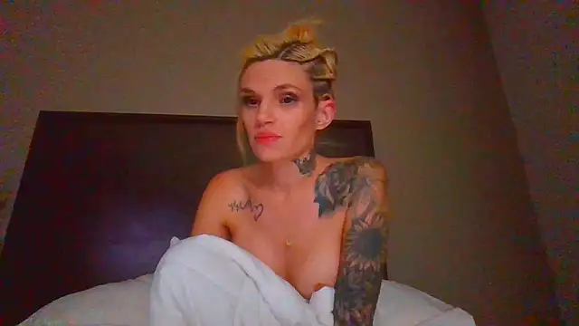 Diamondmodel95 online show from May 23, 2026, 2:43 am