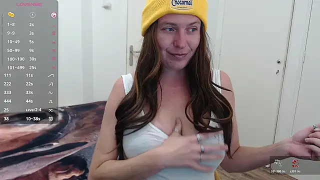 cumfun online show from November 18, 2025, 9:23 am