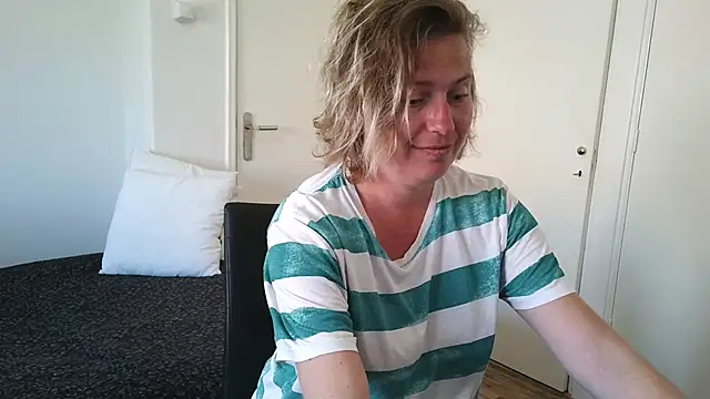 Snapshot of cumfun chatting on April 26, 2026, 2:47 pm cumfun online show from April 26, 2026, 2:47 pm