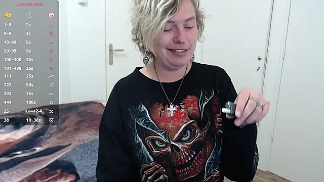 cumfun online show from November 11, 2025, 1:28 pm