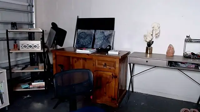 SashaEstrella online show from October 20, 2025, 3:34 pm