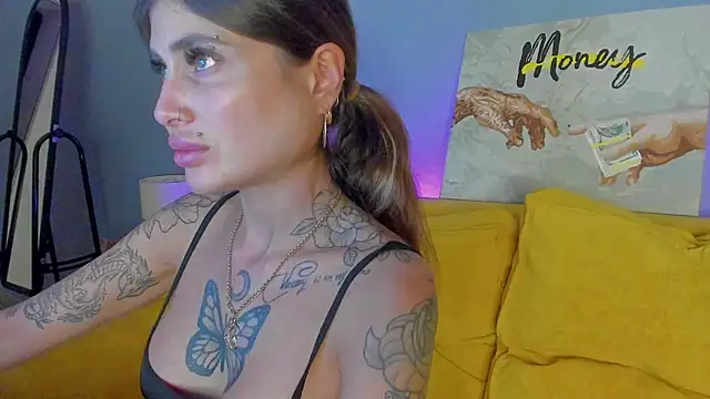 Snapshot of Patricia_Cox chatting on September 19, 2025, 8:35 pm Patricia Cox online show from September 19, 2025, 8:35 pm