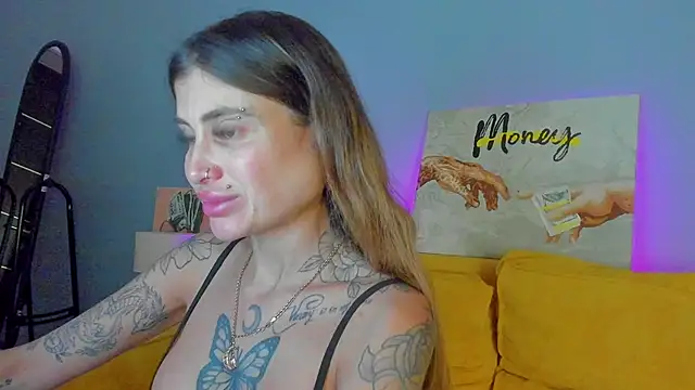 Snapshot of Patricia_Cox chatting on October 24, 2025, 8:19 pm Patricia Cox online show from October 24, 2025, 8:19 pm