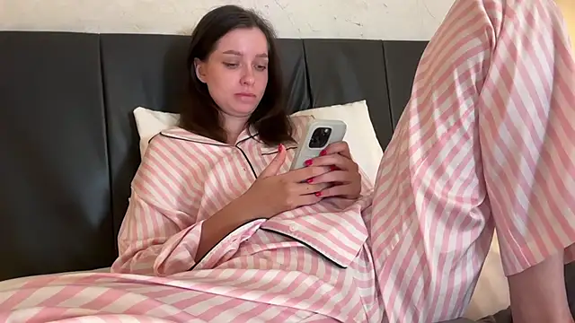  liatris  online show from March 12, 2025, 2:45 pm