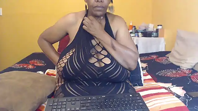 bustykelly online show from February 10, 2026, 9:41 am