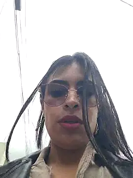 Snapshot of Astrid-- chatting on May 7, 2026, 2:42 pm Astrid-- online show from May 7, 2026, 2:42 pm