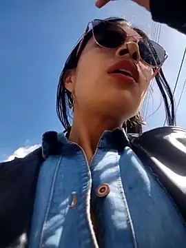 Snapshot of Astrid-- chatting on May 20, 2026, 7:11 pm Astrid-- online show from May 20, 2026, 7:11 pm
