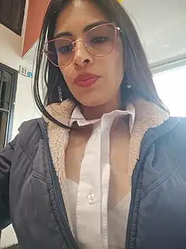 Astrid-- online show from June 24, 2026, 3:21 pm