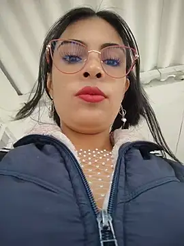 Snapshot of Astrid-- chatting on May 29, 2026, 3:07 pm Astrid-- online show from May 29, 2026, 3:07 pm