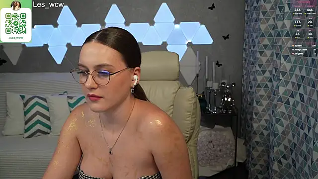 HarleyDeess online show from February 20, 2025, 1:57 am